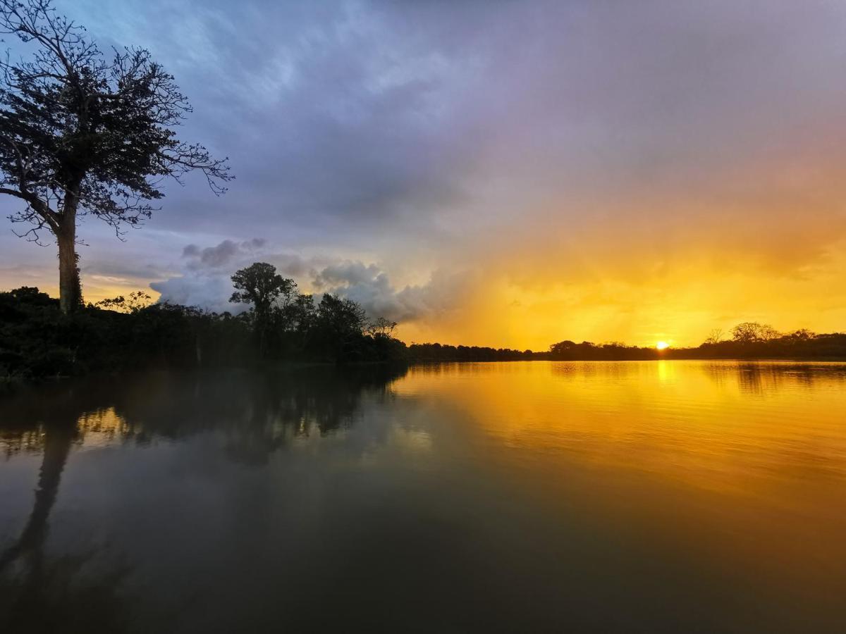 Grand Amazon Lodge And Tours Paraíso Екстериор снимка